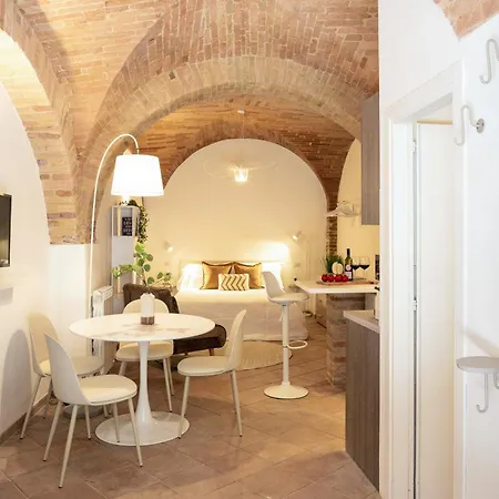 Medieval Flat With Whirlpool Bath